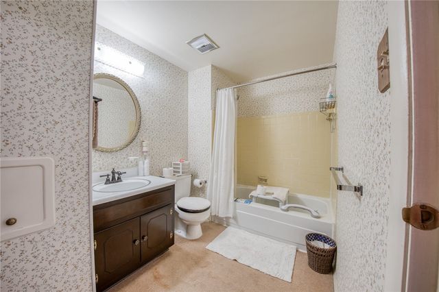 464 Tivoli Rd, Plum Boro, PA 15239