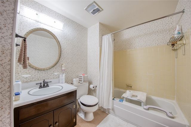464 Tivoli Rd, Plum Boro, PA 15239