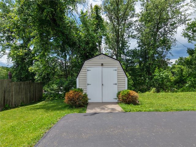 464 Tivoli Rd, Plum Boro, PA 15239