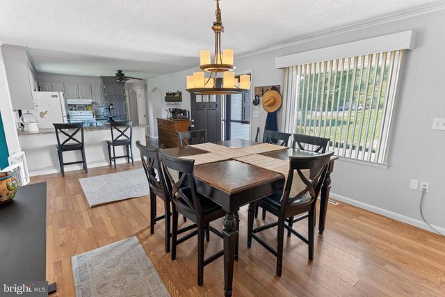 8816 WOOD CREEK PKWY, Delmar, MD 21875