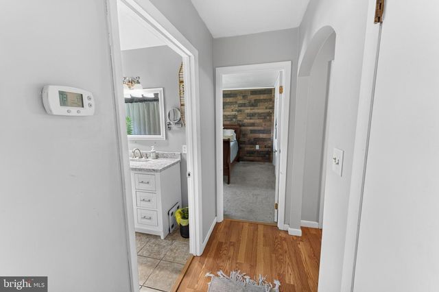 8816 WOOD CREEK PKWY, Delmar, MD 21875