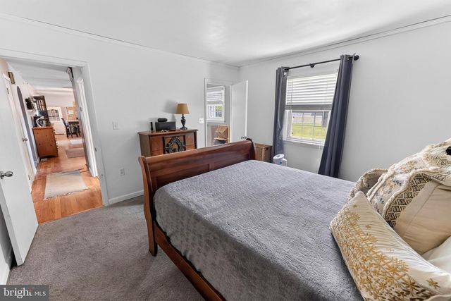 8816 WOOD CREEK PKWY, Delmar, MD 21875