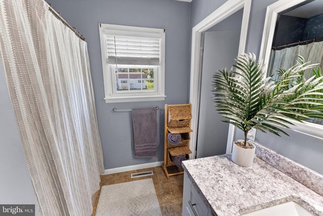 8816 WOOD CREEK PKWY, Delmar, MD 21875