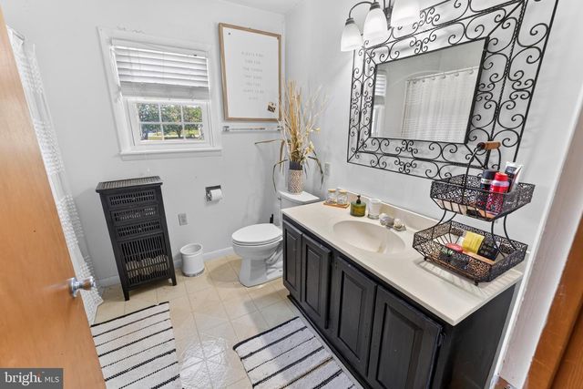 8816 WOOD CREEK PKWY, Delmar, MD 21875
