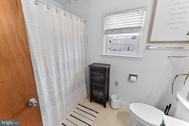 8816 WOOD CREEK PKWY, Delmar, MD 21875