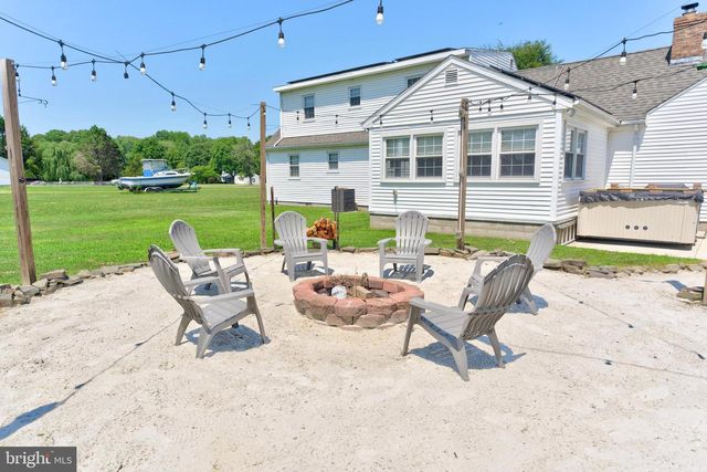 8816 WOOD CREEK PKWY, Delmar, MD 21875