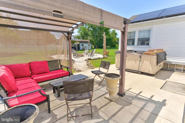 8816 WOOD CREEK PKWY, Delmar, MD 21875