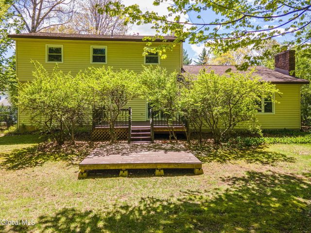 13 Pinehurst Drive, Clifton Park, NY 12065