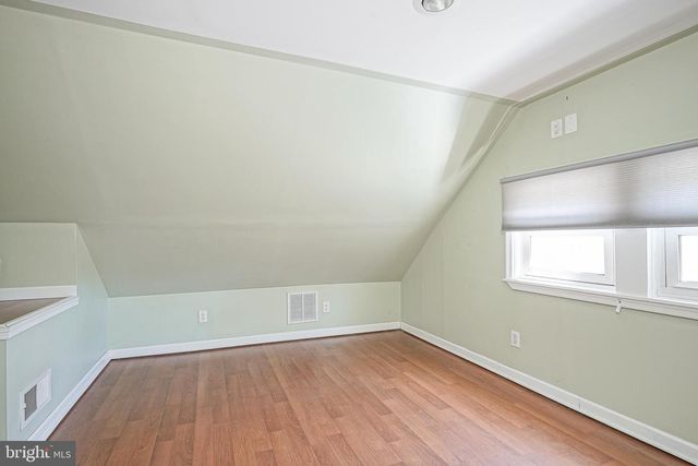 11 E HAINES AVE, Barrington, NJ 08007