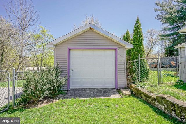 11 E HAINES AVE, Barrington, NJ 08007