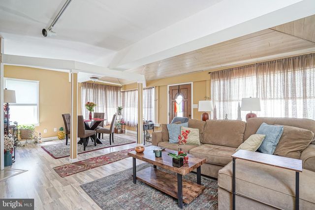 11 E HAINES AVE, Barrington, NJ 08007