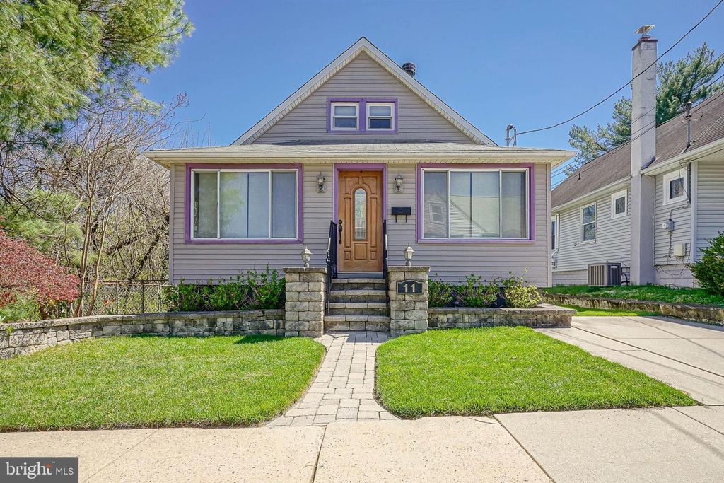 11 E HAINES AVE, Barrington, NJ 08007