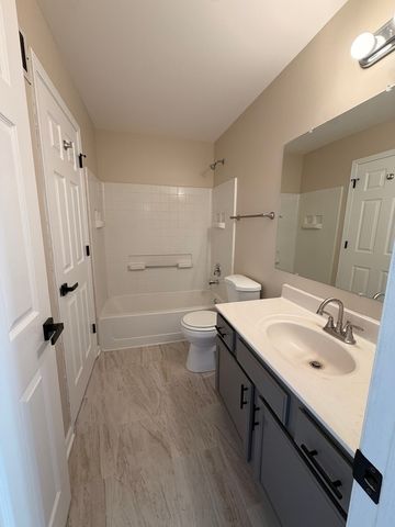 172 Presidential Boulevard 172, Oswego, IL 60543
