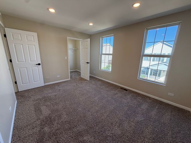172 Presidential Boulevard 172, Oswego, IL 60543