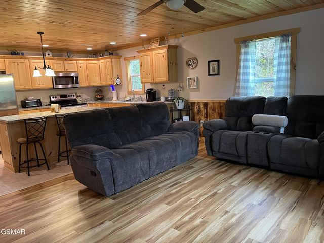 1714 Laurel Lane, Sevierville, TN 37876