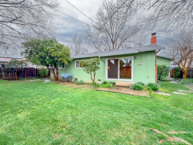 12 Lakewood Way, Chico, CA 95926