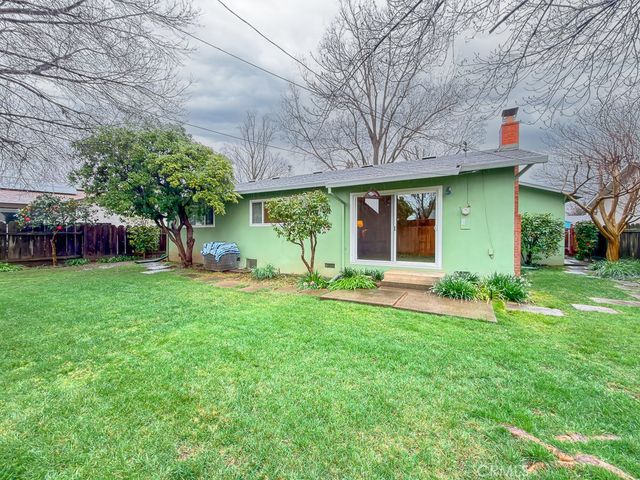 12 Lakewood Way, Chico, CA 95926