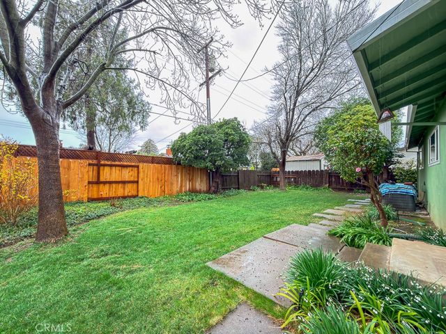 12 Lakewood Way, Chico, CA 95926