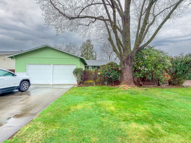 12 Lakewood Way, Chico, CA 95926
