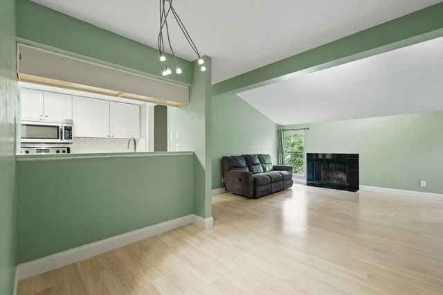 12824 Midway Road 2136, Dallas, TX 75244