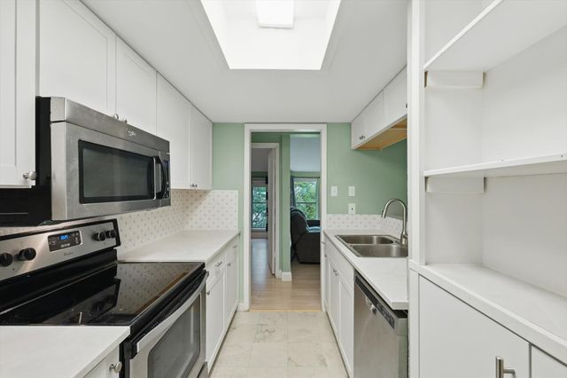 12824 Midway Road 2136, Dallas, TX 75244