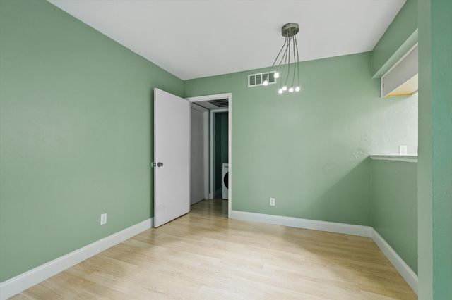12824 Midway Road 2136, Dallas, TX 75244