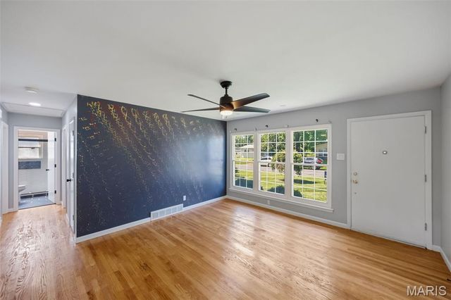 1045 Florland Drive, Florissant, MO 63031