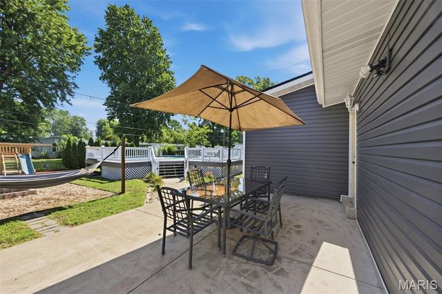 1045 Florland Drive, Florissant, MO 63031