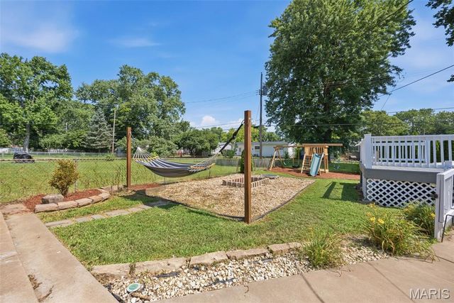 1045 Florland Drive, Florissant, MO 63031