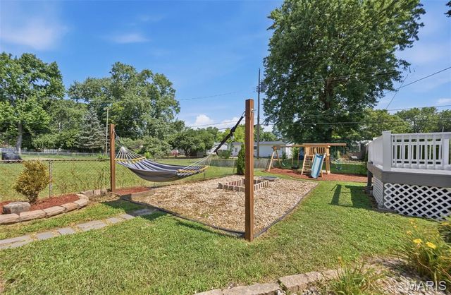 1045 Florland Drive, Florissant, MO 63031