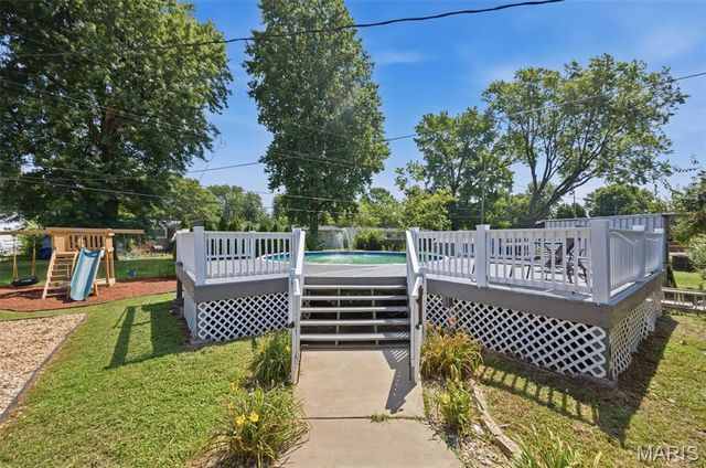 1045 Florland Drive, Florissant, MO 63031