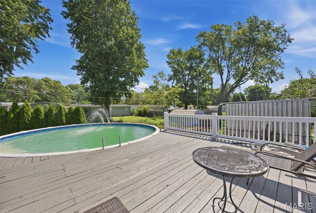 1045 Florland Drive, Florissant, MO 63031