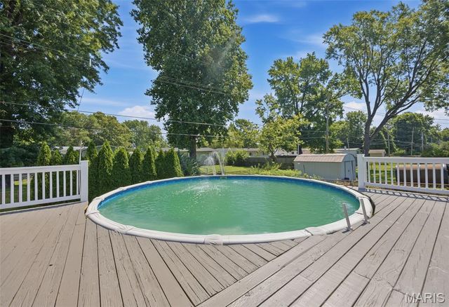1045 Florland Drive, Florissant, MO 63031