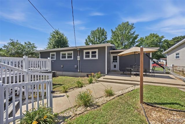 1045 Florland Drive, Florissant, MO 63031