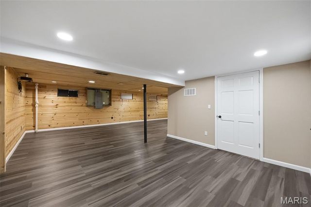 1045 Florland Drive, Florissant, MO 63031