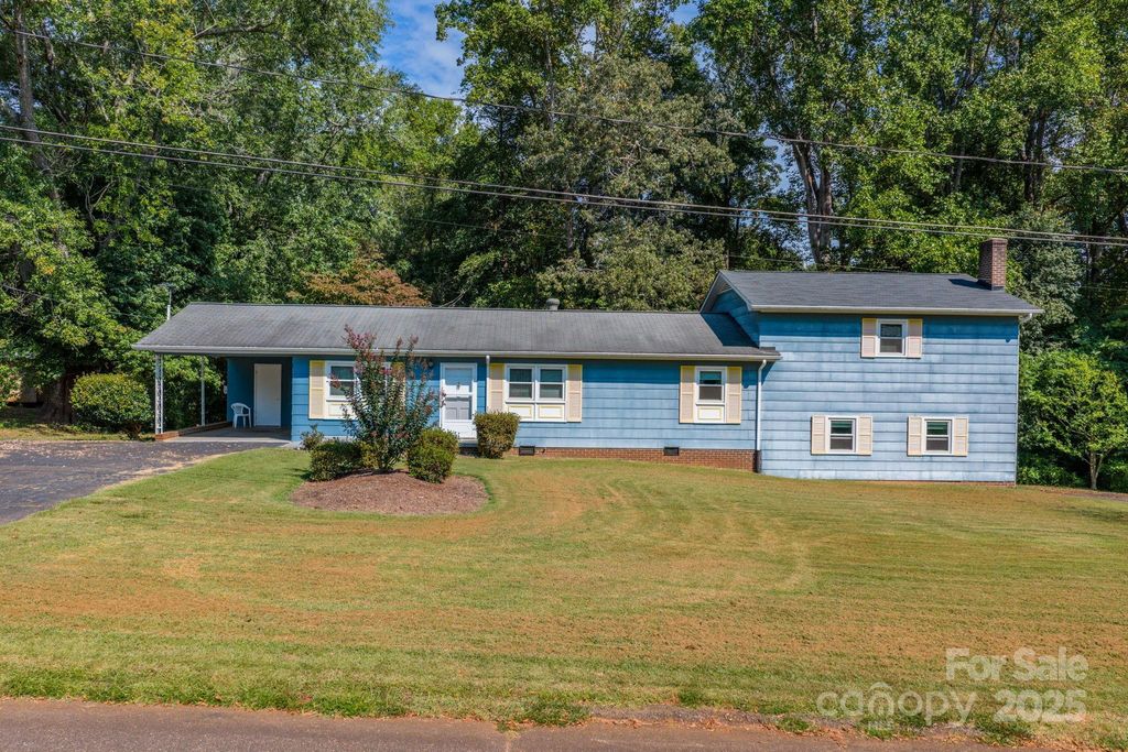 3572 Spring Valley Drive, Newton, NC 28658