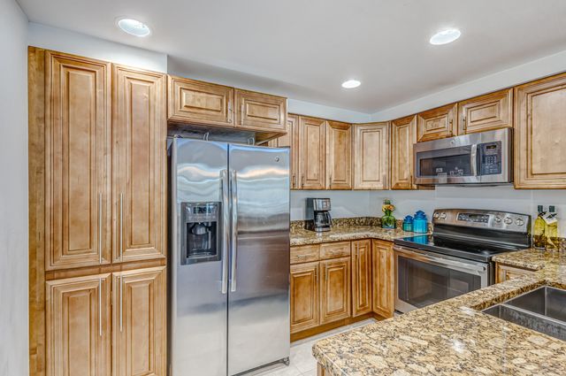 1701 Mizzenmast Way, Jupiter, FL 33477