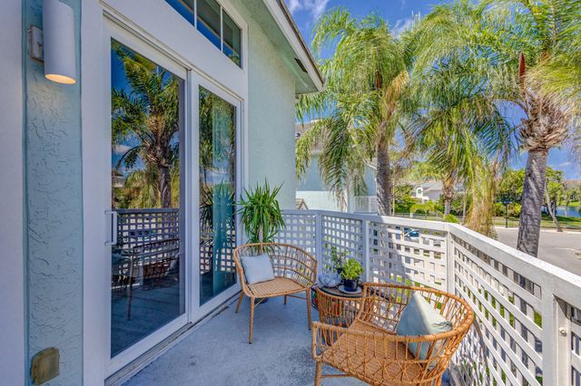 1701 Mizzenmast Way, Jupiter, FL 33477