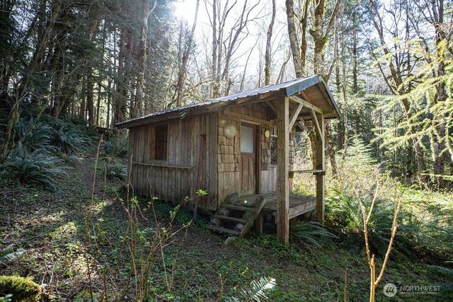 999 Night Hawk Lane, Clallam Bay, WA 98326