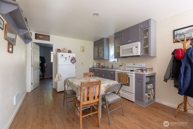 999 Night Hawk Lane, Clallam Bay, WA 98326