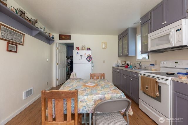 999 Night Hawk Lane, Clallam Bay, WA 98326