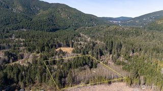999 Night Hawk Lane, Clallam Bay, WA 98326