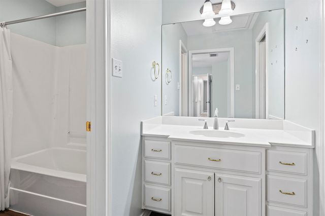 16830 Eagle Dr, Gladewater, TX 75647