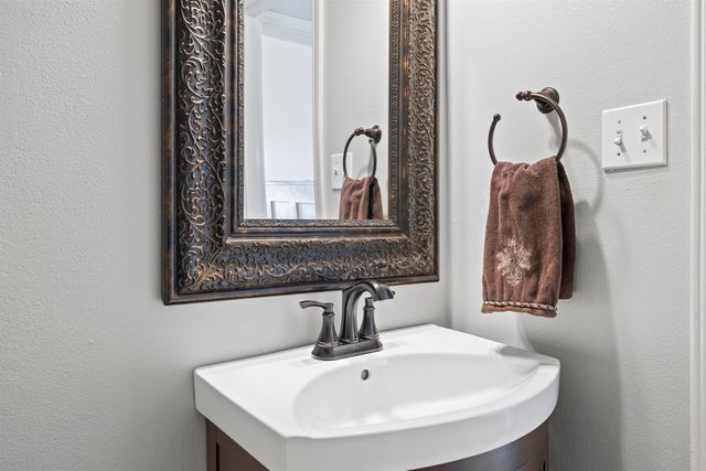 16830 Eagle Dr, Gladewater, TX 75647