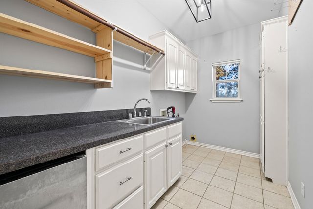 16830 Eagle Dr, Gladewater, TX 75647