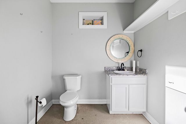 16830 Eagle Dr, Gladewater, TX 75647