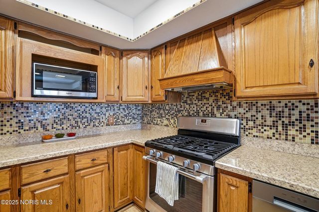 2403 Ragan Woods Drive, Toledo, OH 43614