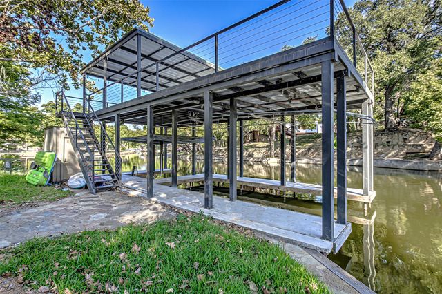 1336 S Lakeside Drive, Burnet, TX 78611
