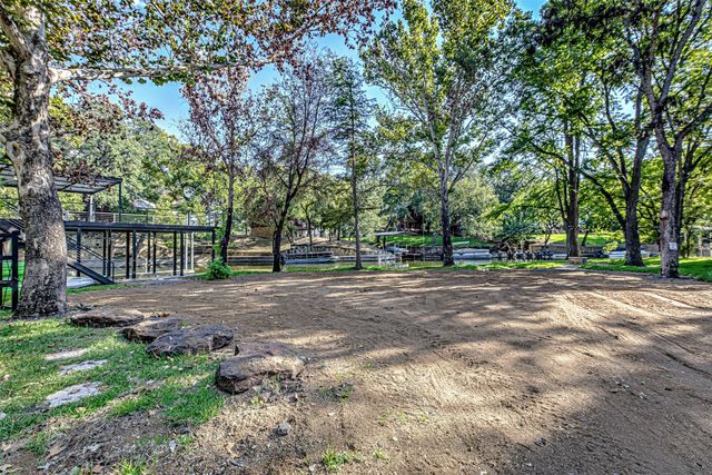 1336 S Lakeside Drive, Burnet, TX 78611