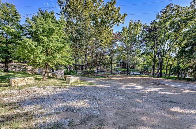 1336 S Lakeside Drive, Burnet, TX 78611
